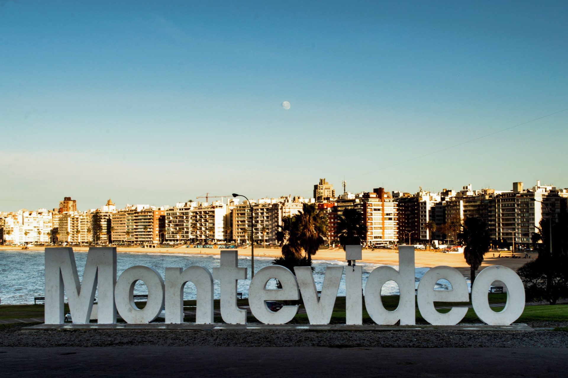 Panorámica de la ciudad de Montevideo para ilustrar el trekking en Uruguay