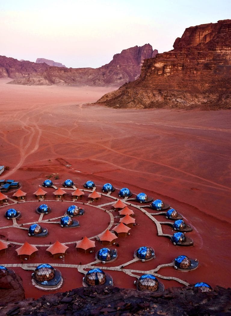 Glamping Exclusivo: Aventura y Comodidad en Cabañas Únicas