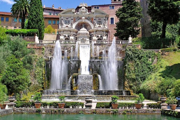 La Joya Oculta de Italia: Un Recorrido Privado por los Jardines de la Villa d’Este en Tívoli Fuente del Bicchierone, la icónica fuente de la Villa d'Este en Tívoli, Italia