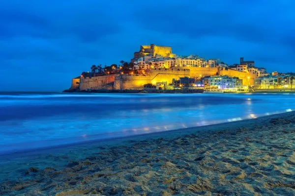 qué ver en Peñíscola panorámica desde la playa al atardecer