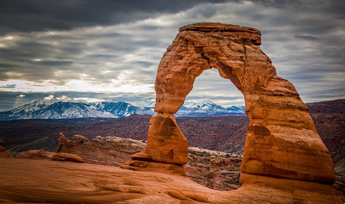 Delicate Arch Parque Nacional Arches Moab Utah destino Rocky Mountaineer Delicate Arch en el Parque Nacional de Arches cerca de Moab Utah destino final del Rocky Mountaineer Estados Unidos